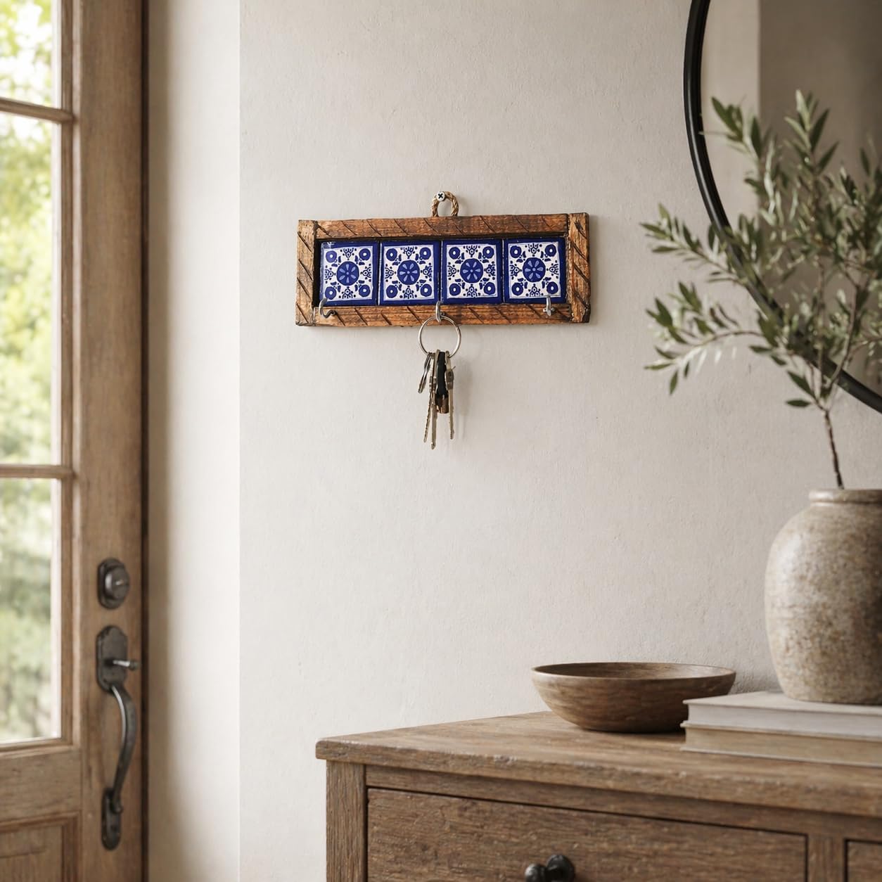 Mexican Talavera, Style Key Holder, Blue & White — front view